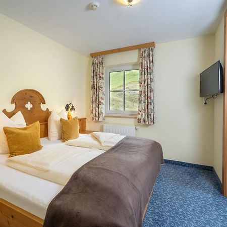 Naturhotel Huettenwirt Im Grossarltal Hüttschlag Εξωτερικό φωτογραφία