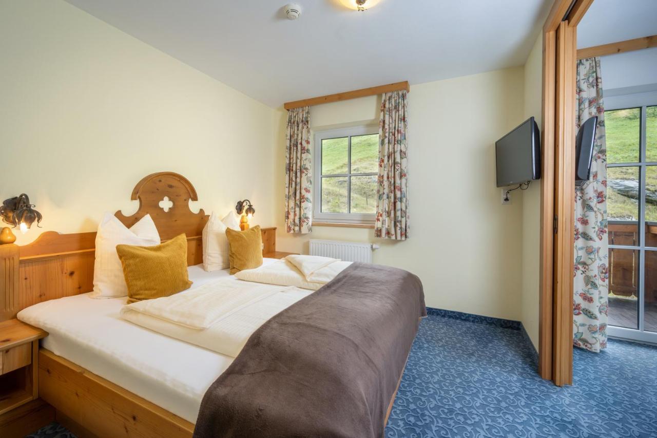 Naturhotel Huettenwirt Im Grossarltal Hüttschlag Εξωτερικό φωτογραφία